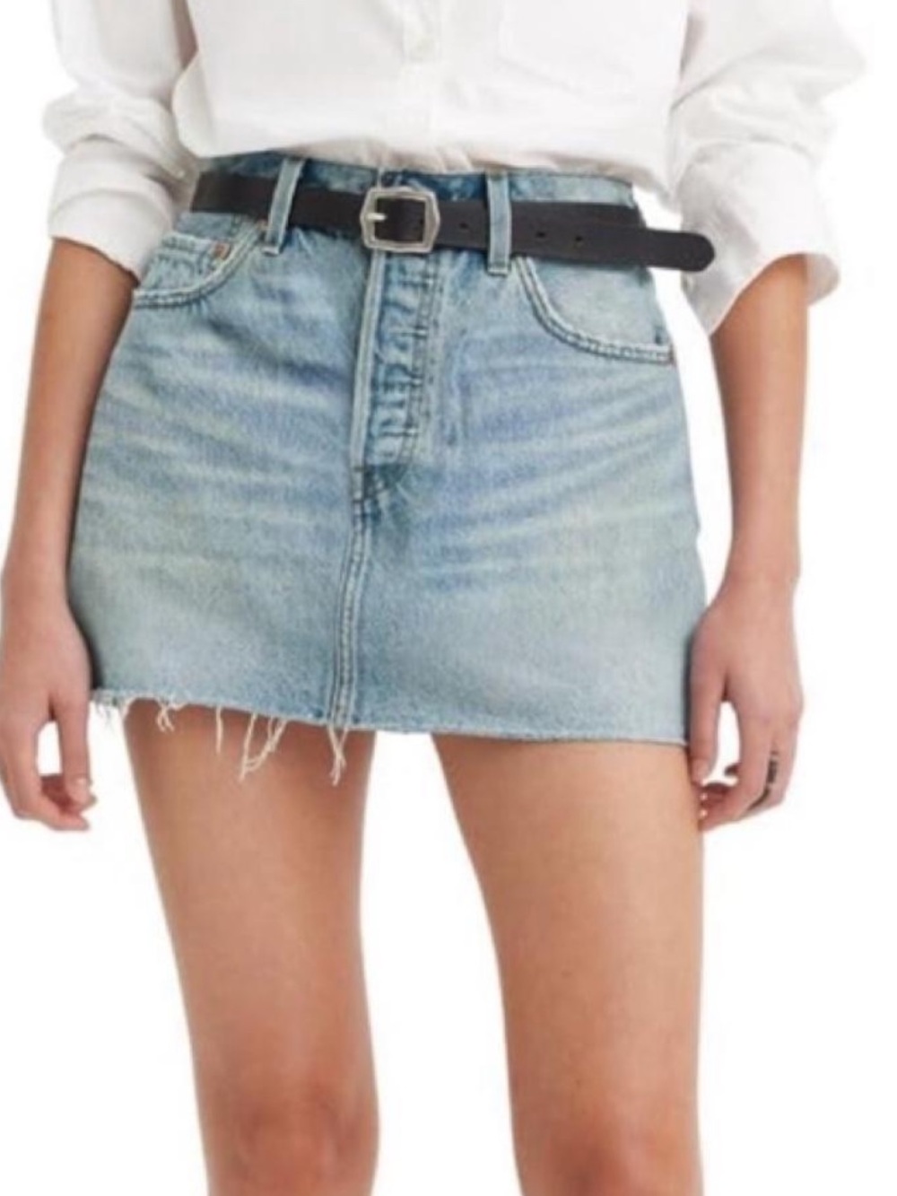 Levi’s Icon skirt, size 26, Light Wash Denim Mini Skirt